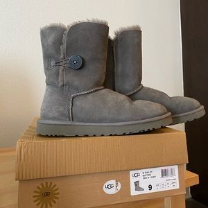EUC UGG Bailey Button Boots Size 9